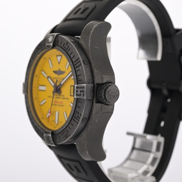 Breitling Avenger II Seawolf Blacksteel M17331 Yellow 45mm Men's Watch +B&P - Picture 4 of 12